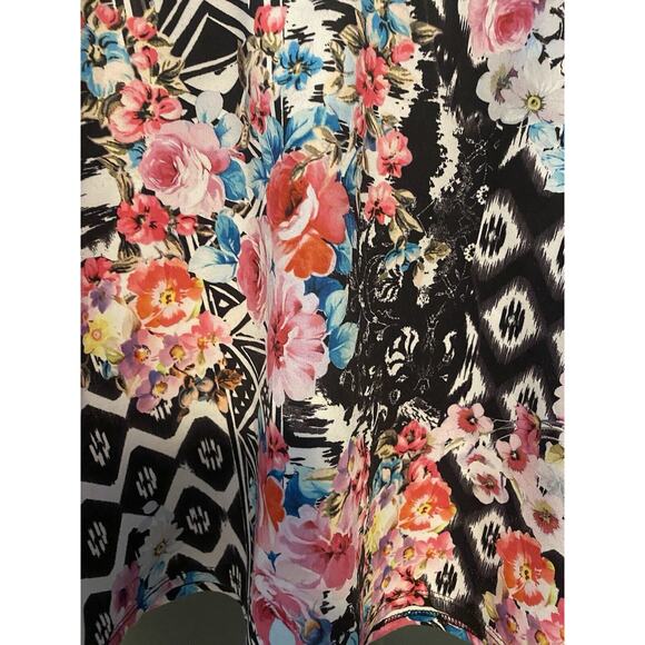 Aéropostale Mini Skirt Floral NWOT Size L Floral Short Skirt - Picture 3 of 7